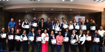 CLAUSURAN CURSO DIRIGIDO A PERSONAL DE LA UABCS