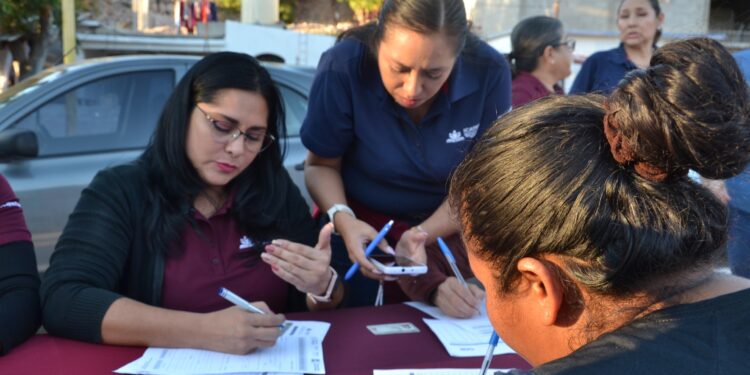 GRUPO AMIGOS PARA EL BIENESTAR ENTREGA APOYOS A MÁS DE 100 FAMILIAS