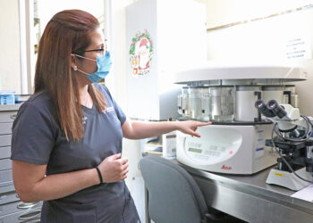 FORTALECE GOBIERNO DE BCS LA DETECCIÓN OPORTUNA DE CÁNCER AL IMPLEMENTAR SERVICIO DE PATOLOGÍA 