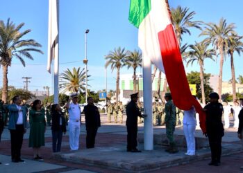 CONSTITUCIÓN MEXICANA, BASE DE LAS INSTITUCIONES, LA CONVIVENCIA SOCIAL Y GARANTE DE LOS DERECHOS