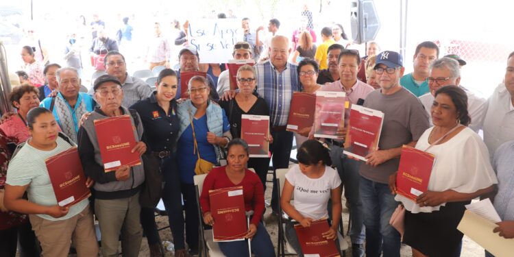 BRINDA GOBIERNO DEL ESTADO CERTEZA JURÍDICA A FAMILIAS DE LOS CABOS