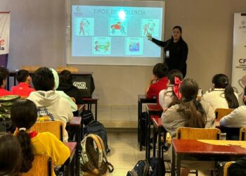 IMPARTEN CURSOS A ESTUDIANTES DE NIVEL BÁSICO PARA PREVENIR LA TRATA DE PERSONAS 