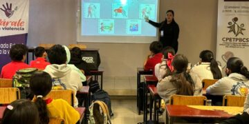 IMPARTEN CURSOS A ESTUDIANTES DE NIVEL BÁSICO PARA PREVENIR LA TRATA DE PERSONAS 
