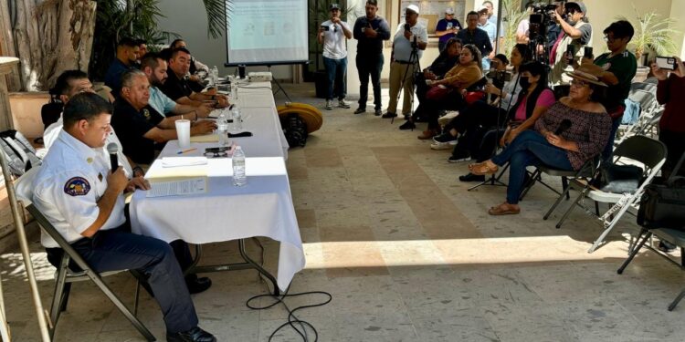 Convocaron a medios de comunicación para dar a conocer un informe de actividades relacionadas al incendio que se suscitó el pasado 18 de marzo en inmediaciones del cuerpo de agua consumiendo un total de 34.5 hectáreas