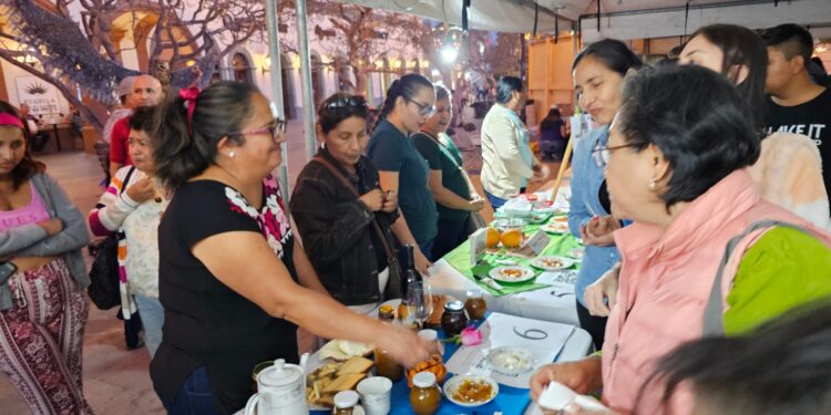 Personal de la Dirección de Fomento Económico llevó a cabo los concursos de queso y dulce regiona