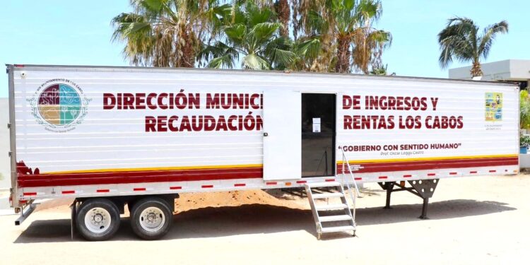 Tal y como se establece legalmente, el primer trimestre del año, el Gobierno de Los Cabos recibe la documentación para los refrendos de licencias de giros comerciales