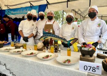 80 participantes pudieron realizar la exposición, degustación y calificación al mejor “sashimi”