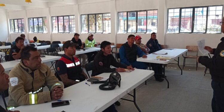 Transferencia de Conocimientos en Bomberos: Cabo San Lucas Capacita a Chiapas