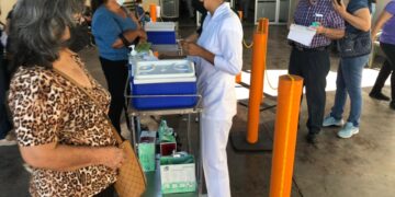Invita IMSS Baja California Sur a población adulta mayor a vacunarse contra la influenza 