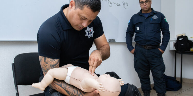 Imparten capacitación a policías municipales en “Primer Respondiente y Uso de Desfibrilador Automático Externo (DAE)