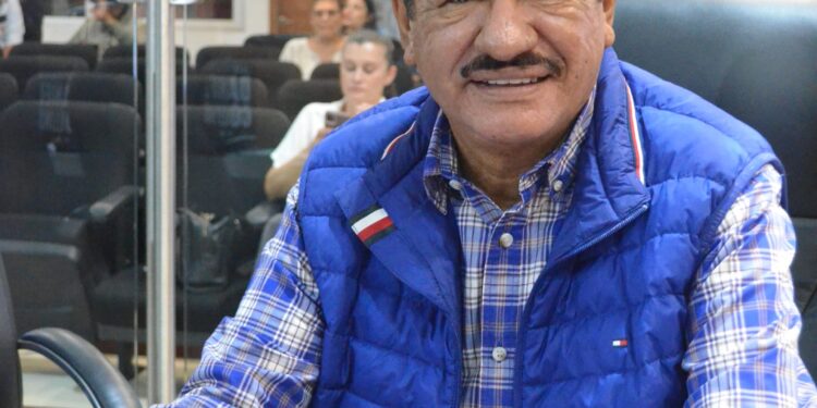 Autoriza el pleno licencia temporal a los diputados Armando Martínez Vega y Luis Armando Díaz