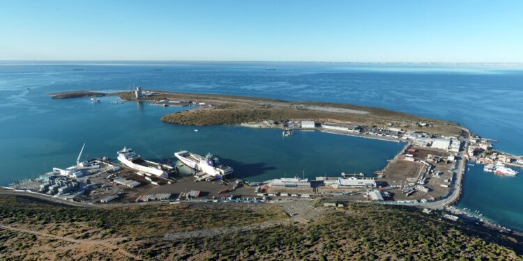 AUTORIZA SEMAR ADDENDUM AL TÍTULO DE CONCESIÓN DE API-BCS