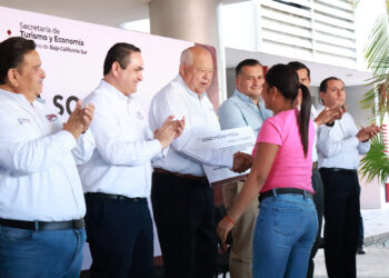 ENTREGA VMCC MICROFINANCIAMIENTOS A 85 FAMILIAS DE LA PAZ