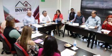 ENCABEZA GOBERNADOR DE BCS, SESIÓN DEL CONSEJO DIRECTIVO DEL INVI