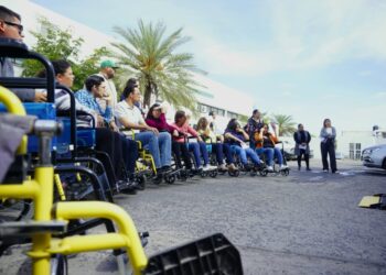 CAPACITAN A SERVIDORES PÚBLICOS PARA LA ATENCIÓN DE PERSONAS CON DISCAPACIDAD