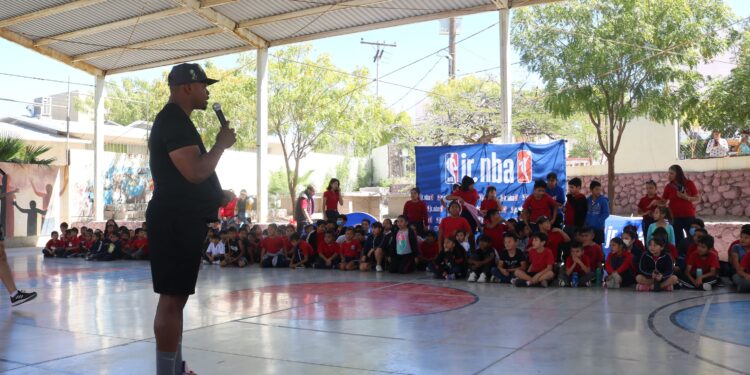 PARTICIPAN ALUMNOS DE LA PAZ Y LOS CABOS EN CLÍNICAS DE BASQUETBOL