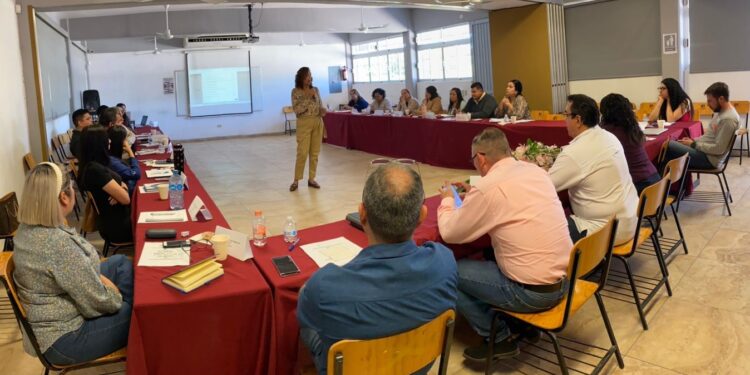  CAPACITAN A TRABAJADORES Y ESTUDIANTES, EN TEMAS DE PREVENCIÓN DEL DELITO DE TRATA