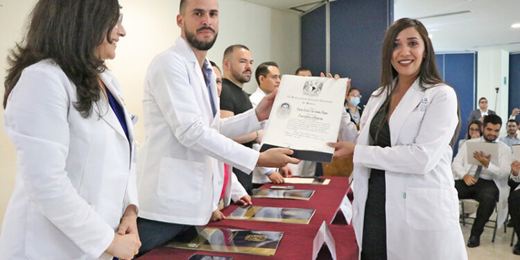 EGRESÓ HOSPITAL SALVATIERRA NUEVA GENERACIÓN DE MÉDICOS ESPECIALISTAS