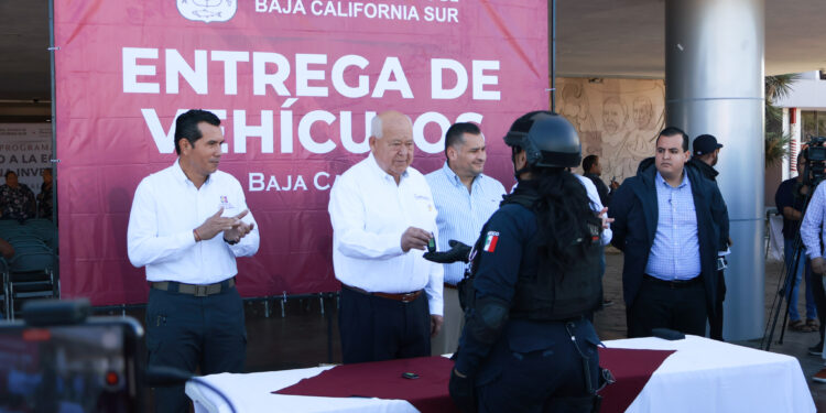 ENTREGA GOBERNADOR VMCC 36 UNIDADES PARA FORTALECER ÁREAS OPERATIVAS Y DE SEGURIDAD 