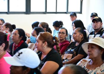 autoridades del Gobierno de Los Cabos sostuvieron una mesa de trabajo con integrantes de Antorcha Campesina