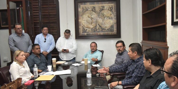 Diversas áreas municipales encabezadas por el despacho de la Presidencia Municipal, sostuvieron una reunión donde se instó a redoblar esfuerzos en la atención que se brinda a la población