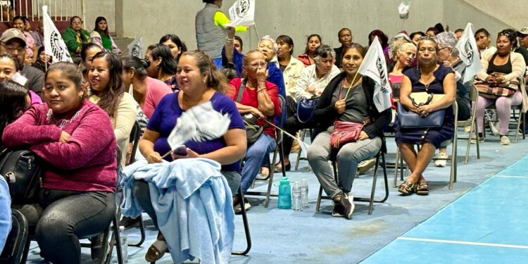 El Gobierno de Los Cabos realizó el compromiso de reducir el costo en el pago de derechos para las más de 1 mil personas tianguistas