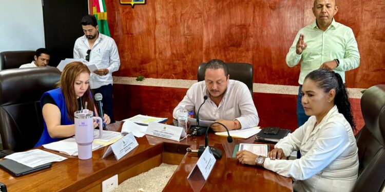 Fueron entregados los nombramientos y toma de protesta a tres titulares de la Administración Pública Municipal