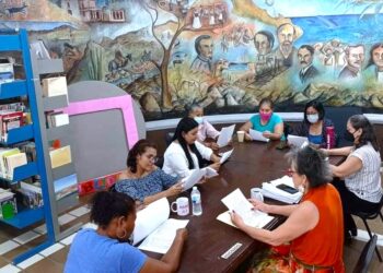 “Café Literario para Mujeres”