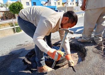Alcantarillado y Saneamiento de Los Cabos continúa trabajando en la reposición y rehabilitación de pozos de visita de la líneas de drenaje sanitario de la delegación de Cabo San Lucas.