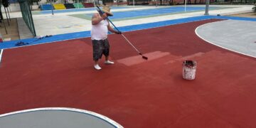 Siguen trabajando en las mejoras de los espacios deportivos en el municipio
