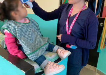 Reconocen la valía de las enfermeras y enfermeros en la operación de los inmuebles y más en el cuidado de las niñas y niños que se atienden.