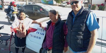 Diferentes gremios de taxis, brindan el servicio de manera gratuita 3 veces por semana a los adultos mayores