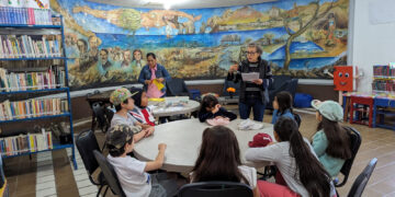 Se llevó a caboen la  biblioteca pública “Amelia Wilkes Ceseña” el taller denominado “De surcos, raíces y flores nuevas”