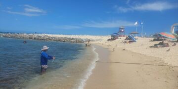 El equipo de certificación de playas llevó a cabo muestreo en el corredor turístico de San José del Cabo y Cabo San Lucas