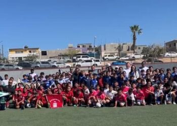 Se llevó a cabo la inauguración de la Copa Futbolito Bimbo 2024 en la cancha de fútbol 7 del parque de la colonia Lomas del Sol en Cabo San Lucas