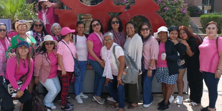 Womens Wellnes Foundation, ofreció un paseo por la Bahía de Cabo San Lucas y avistamiento del arco a 23 mujeres que han logrado vencer esta enfermedad.