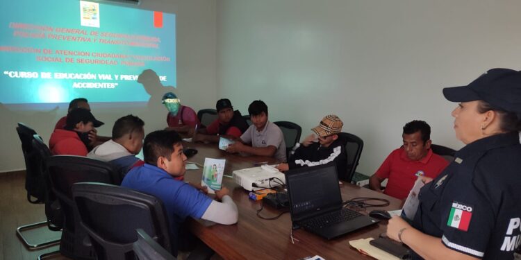 Policía Preventiva y Tránsito Municipal, impartió un curso de educación vial y prevención de accidentes