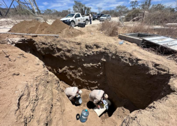 El Organismo Operador Municipal del Sistema de Agua Potable, Alcantarillado y Saneamiento de Los Cabos, instaló un troncal de medición de 2 nuevas líneas que dotarán de agua potable a 2 desarrollos por la zona de El Tezal.  