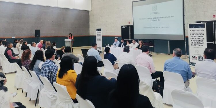 CAPACITAN A SERVIDORES PÚBLICOS PARA LA PREVENCIÓN DE DELITOS ELECTORALES EN BCS