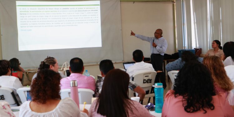PARTICIPAN DOCENTES EN TALLER “LA TRANSICIÓN DE LAS USAER”