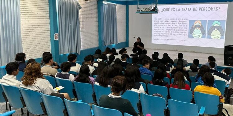 530 ALUMNAS Y ALUMNOS DE NIVEL MEDIO SUPERIOR SE CAPACITAN EN PREVENCIÓN DE TRATA DE PERSONAS    
