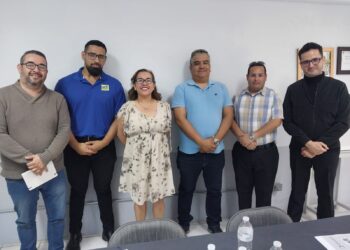BRINDARÁN GOBIERNO DEL ESTADO Y UNIVERSIDAD DE TIJUANA, ORIENTACIÓN JURÍDICA A COMUNIDAD ESCOLAR