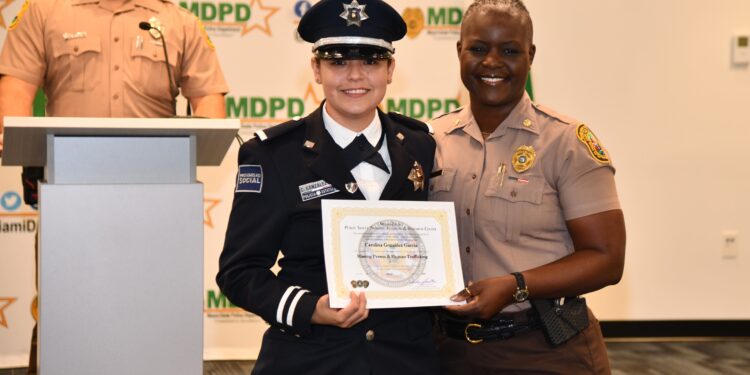 CAPACITAN A POLICIAS ESTATALES EN MATERIA DE TRATA DE PERSONAS