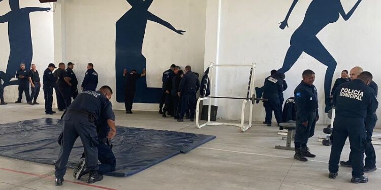 EVALÚA ACADEMIA DE SEGURIDAD PÚBLICA A POLICÍAS MUNICIPALES PARA SU PROFESIONALIZACIÓN