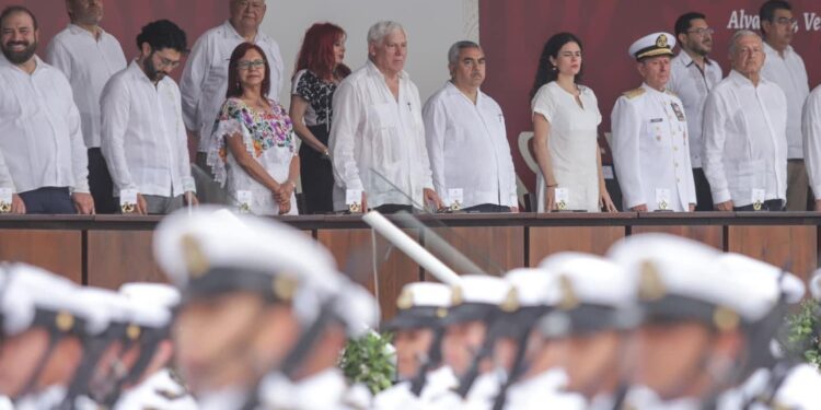 ASISTE GOBERNADOR DE BCS A CEREMONIA DEL 110 ANIVERSARIO DE LA DEFENSA PATRIÓTICA DE VERACRUZ