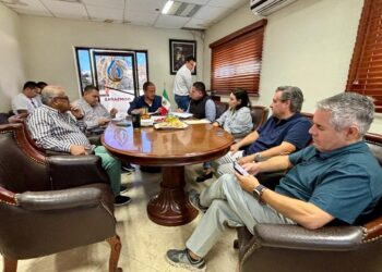 Por mayoría de votos fue desestimada la solicitud de la licencia temporal al cargo del titular y fue aprobada su remoción
