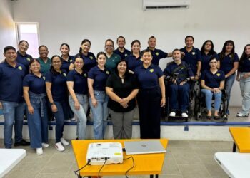 capacitación a 15 colaboradores relacionada con la prevención e intervención en conductas problemáticas.