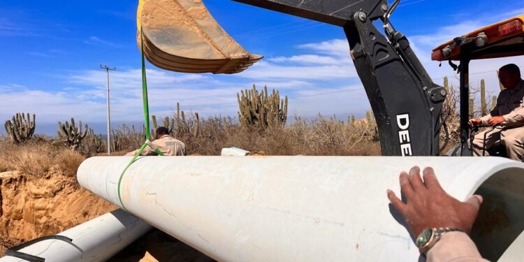 Fuga en la línea de red hidráulica de 20 pulgadas de la planta desalinizadora hacia la primera estación de bombeo Eb1