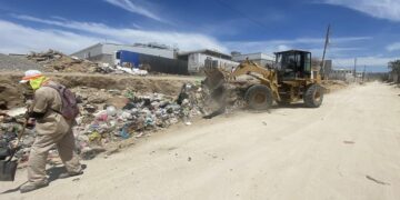 Jornada para el retiro de basura de basureros clandestinos en colonias de Cabo San Lucas. 