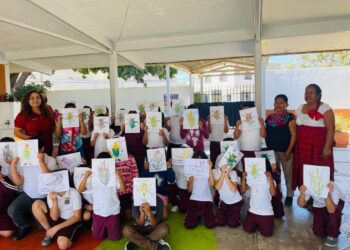 Plática informativa en español y lengua mixteca y actividades educativas para el reforzamiento de lo escuchado.